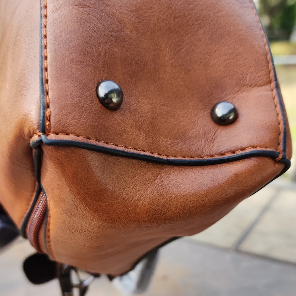 4-Bag Set Vegan Leather is NWOT | 2 Free Thrillies | Super Functional, Versatile - Picture 5 of 15